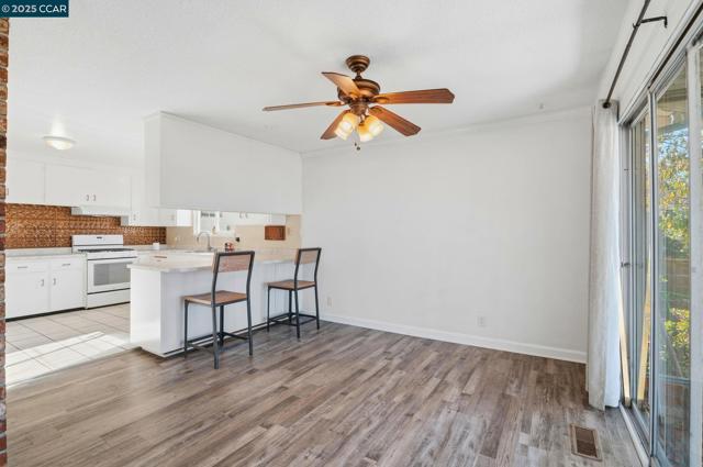 931 N Camino Alto Drive, Vallejo CA: https://media.crmls.org/mediaz/c4c821d2-34f9-4c12-aa55-2dfe81c6cbd3.jpg