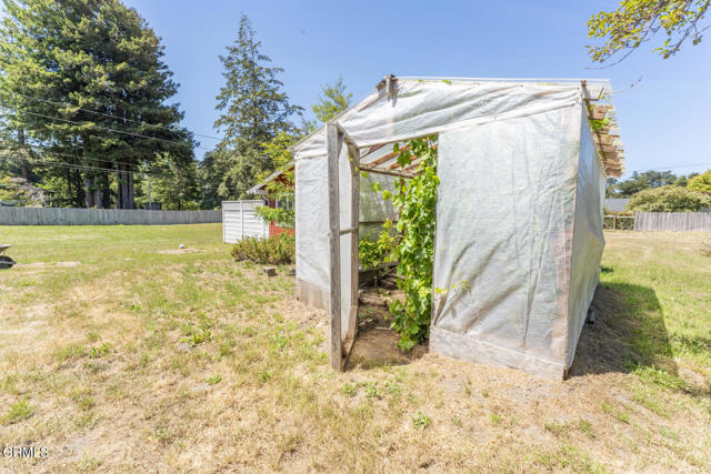 18900 Porterfield Lane, Fort Bragg CA: https://media.crmls.org/mediaz/c4c943a9-aec3-409b-b9fa-77335043a3db.jpg