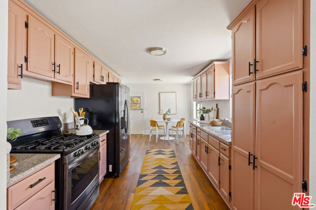 6043 Madden Avenue, Los Angeles CA: https://media.crmls.org/mediaz/c4c9aedb-adc5-4198-b779-6af8f2f134d2.jpg