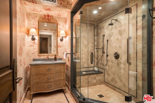 5 Bed Home for Sale in Los Angeles, California