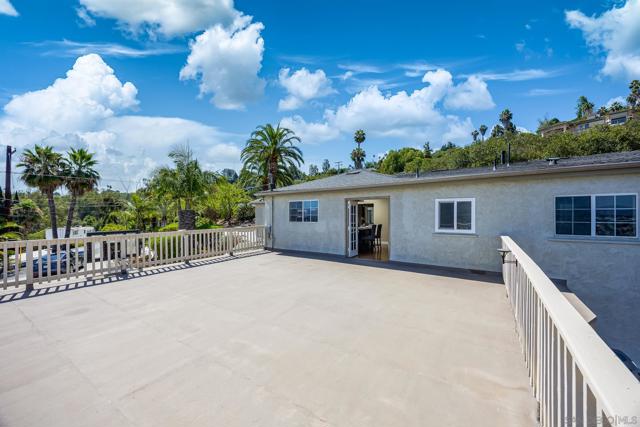 1148 Emerald Heights Rd, El Cajon CA: https://media.crmls.org/mediaz/c4cb4875-dd9b-4d00-aaea-c4bae1b5c70d.jpg