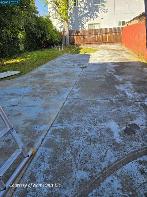 3770 Suter St, Oakland CA: https://media.crmls.org/mediaz/c4cb4e6e-bbc8-40af-ae3d-3d8caa4612b8.jpg