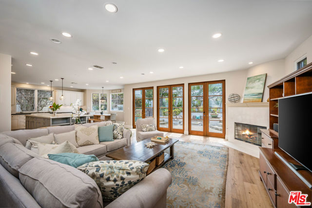 1028 9th Street, Manhattan Beach, California 90266, 5 Bedrooms Bedrooms, ,5 BathroomsBathrooms,Residential,Sold,9th,25532263