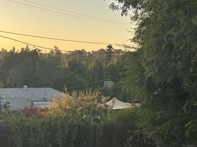 1190 Robertson Dr, Escondido CA: https://media.crmls.org/mediaz/c4cc0ded-6bdd-4dd3-86c2-e9622db3cac4.jpg