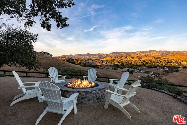 1430 Count Fleet Street, Santa Ynez CA: https://media.crmls.org/mediaz/c4cced7e-7517-4b8c-8500-81a173fdcc6d.jpg