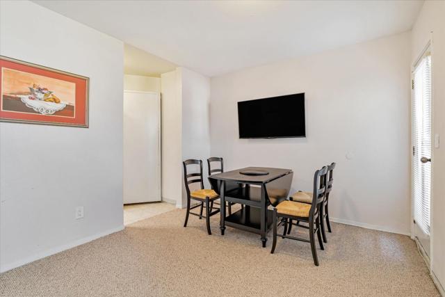 5 W Bellevue Avenue, San Mateo CA: https://media.crmls.org/mediaz/c4cd526f-0b61-4bef-af6b-9b3bb5104ac2.jpg