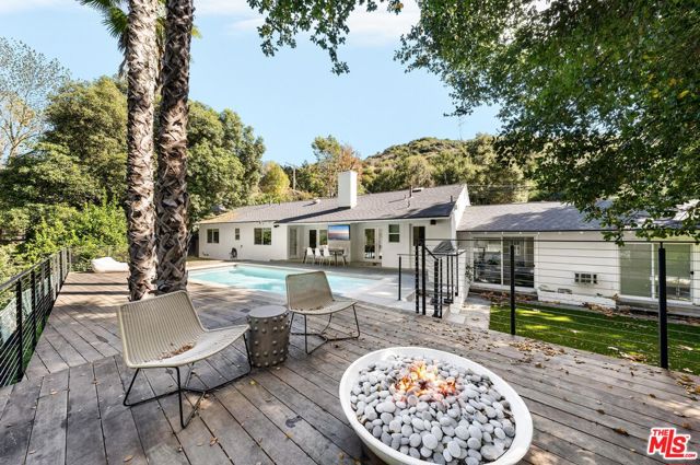 3443 Mandeville Canyon Road, Los Angeles CA: https://media.crmls.org/mediaz/c4ce1e8b-0cce-4f71-86de-aadcf26b5ece.jpg