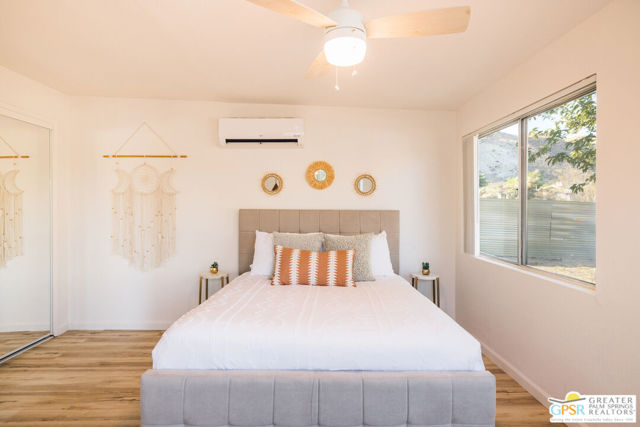 6974 Apache Trail, Yucca Valley CA: https://media.crmls.org/mediaz/c4ce5b57-2f0f-44fb-9250-42acef18a875.jpg