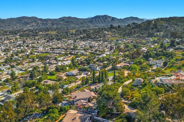 Detail Gallery Image 3 of 53 For 1605 Vista Del Valle, El Cajon,  CA 92019 - 3 Beds | 2/2 Baths