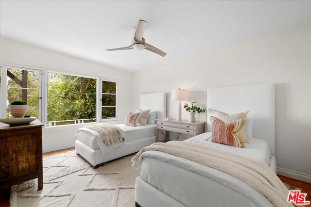 3074 Lake Hollywood Drive, Los Angeles CA: https://media.crmls.org/mediaz/c4ced9af-4b43-4d75-bbfa-564e33c71cf3.jpg