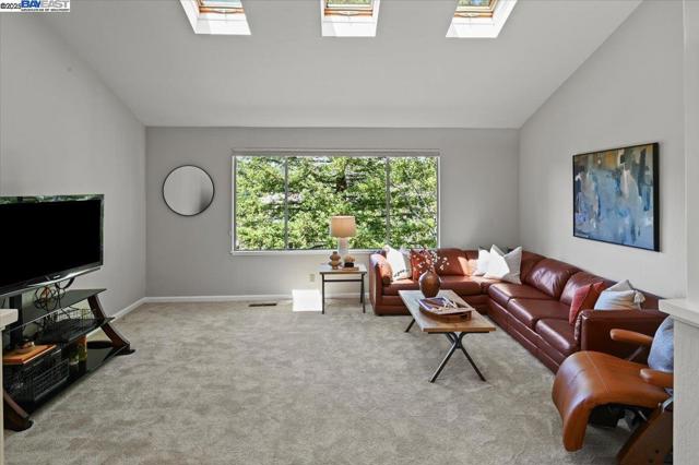 11110 Monan St, Oakland CA: https://media.crmls.org/mediaz/c4cf895a-73da-4e9d-9b73-e43872c1ea19.jpg