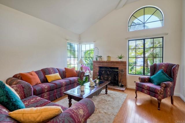 904 Robinwood Drive, Oceanside CA: https://media.crmls.org/mediaz/c4d035a9-565a-4934-bf31-011618d0417b.jpg