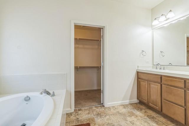 1160 Bellflower Way, Los Banos CA: https://media.crmls.org/mediaz/c4d080f4-6bfd-4f2d-8198-fb6cb89bdd56.jpg