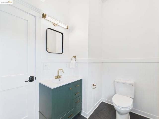 2602 Adeline St, Oakland CA: https://media.crmls.org/mediaz/c4d09052-2c34-4514-8db8-1ff789a9bec7.jpg