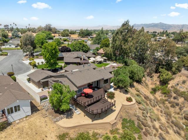 38 Barbras Court, Hollister CA: https://media.crmls.org/mediaz/c4d0e2d5-2f89-41e7-aa27-b9a3d9fc3d80.jpg