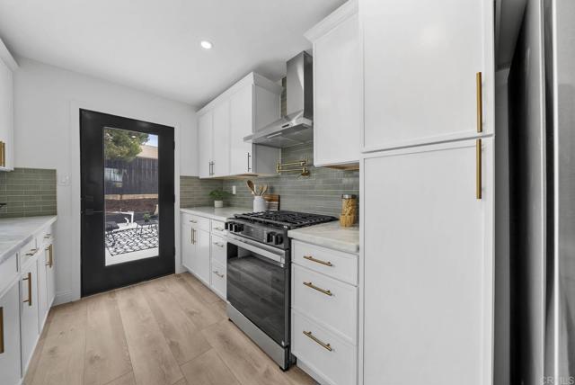 5243 Tara Place, San Diego CA: https://media.crmls.org/mediaz/c4d21b86-e435-4039-9b25-80940315bb7d.jpg