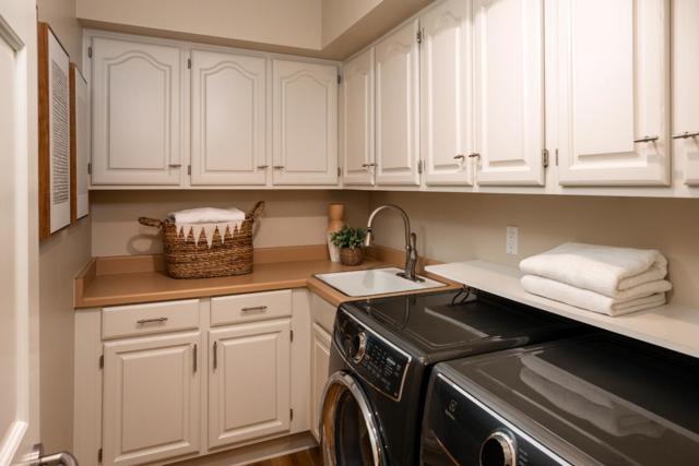 1330 Trinity Drive, Menlo Park CA: https://media.crmls.org/mediaz/c4d26fca-a4a5-4233-bb16-3011c26210a1.jpg