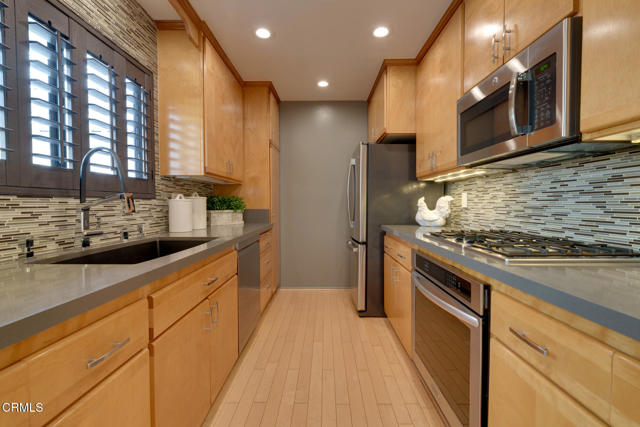 Detail Gallery Image 19 of 50 For 750 Portola Ter, Los Angeles,  CA 90042 - 3 Beds | 2/1 Baths