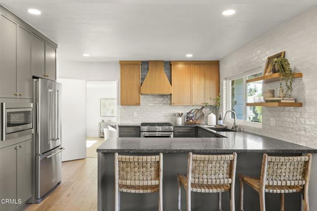 Image 3 of 40 For 991 Emerson Street