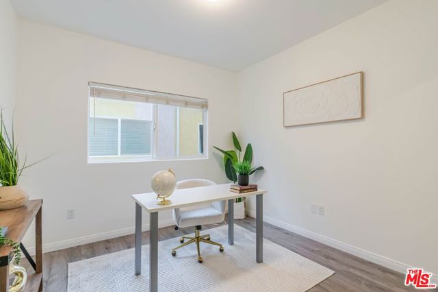 5521 Kester Avenue, Sherman Oaks CA: https://media.crmls.org/mediaz/c4d37927-5614-4651-9808-6d34dfd4054a.jpg