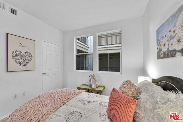 13075 Pacific, Playa Vista CA: https://media.crmls.org/mediaz/c4d3bd47-824f-4e7d-b482-6bcac940305c.jpg
