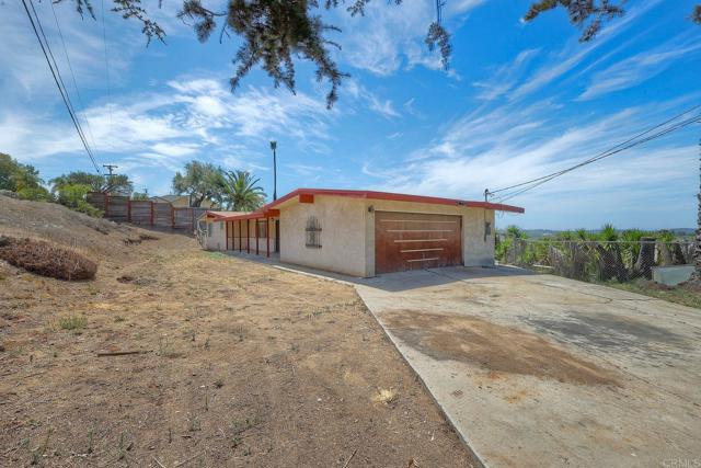 Detail Gallery Image 6 of 23 For 2345 Mira Sol Dr, Vista,  CA 92084 - 2 Beds | 2 Baths