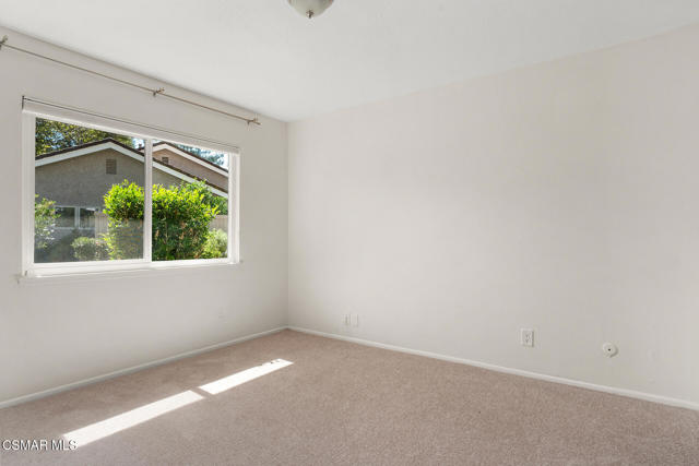 191 Rockrose Lane, Oak Park CA: https://media.crmls.org/mediaz/c4d3efb8-4785-48d4-ae13-1443b04c96f9.jpg