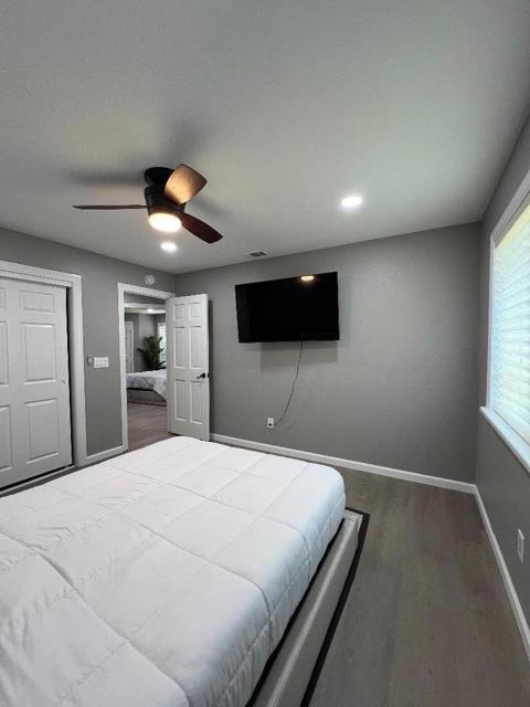8613 Elk Way, Elk Grove CA: https://media.crmls.org/mediaz/c4d3f64d-ef95-4347-ac1e-274866f40062.jpg
