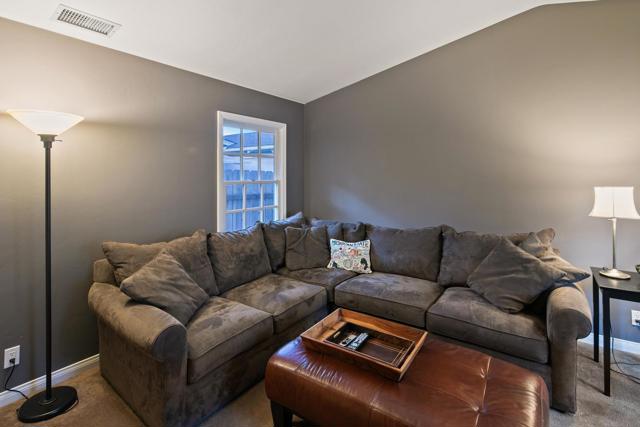 3733 La Cresta Dr, San Diego CA: https://media.crmls.org/mediaz/c4d4114f-4ecd-49fe-bb41-1b8302c799d7.jpg