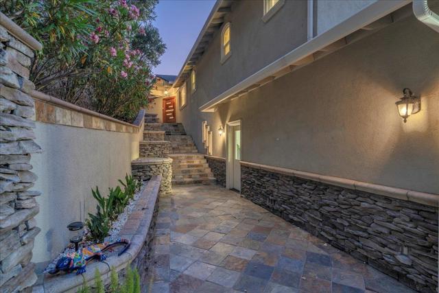 136 Teresita Way, Los Gatos CA: https://media.crmls.org/mediaz/c4d4192c-9aec-4266-b5e4-d3c80f85bf07.jpg