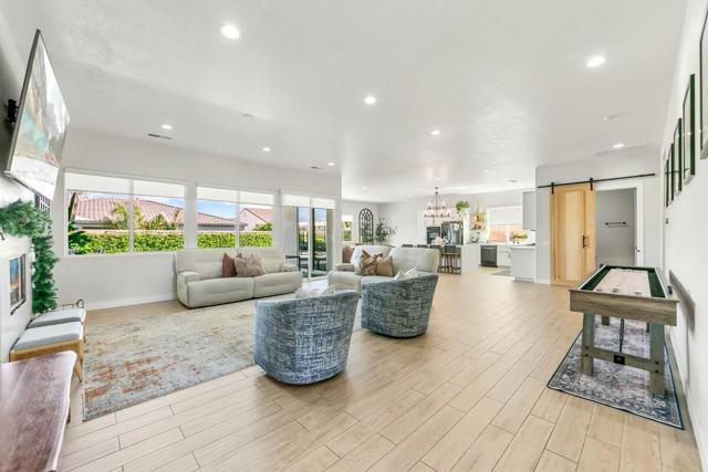 44830 Via Mirabel, La Quinta CA: https://media.crmls.org/mediaz/c4d58210-0796-4783-805a-0f43ba93f1e8.jpg