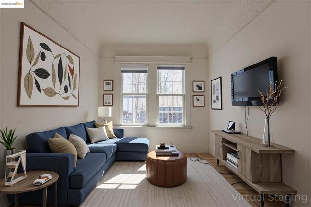 45 Auburn Street, San Francisco CA: https://media.crmls.org/mediaz/c4d614f7-0d55-4923-9de4-2ce81561fb73.jpg