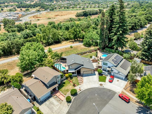 1298 Hersman Drive, Gilroy CA: https://media.crmls.org/mediaz/c4d62592-c372-40ae-ae32-79c21f4ec444.jpg