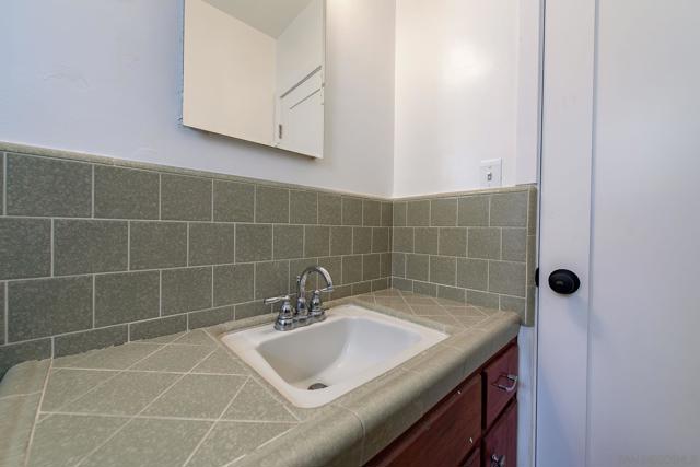 2486 CALLE SERENA, San Diego CA: https://media.crmls.org/mediaz/c4d6279e-d8f0-4f0a-845d-4c0ad17c3b3c.jpg