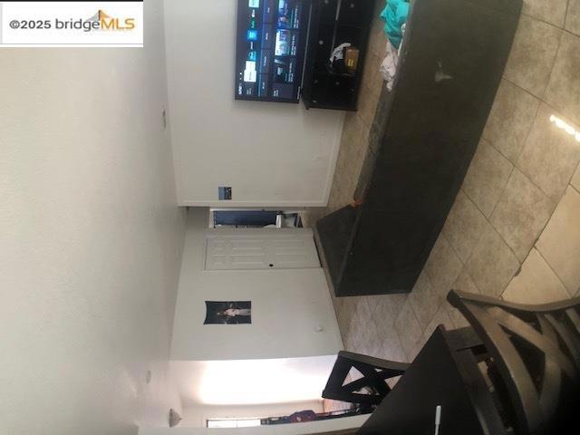 453 453 Jill CIR, Stockton CA: https://media.crmls.org/mediaz/c4d62dbb-3119-4f5b-8e6e-7cc85f09a6df.jpg