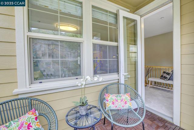 6130 Old Quarry Loop, Oakland CA: https://media.crmls.org/mediaz/c4d705d9-9bed-4e79-9ab9-a584da7c2b62.jpg