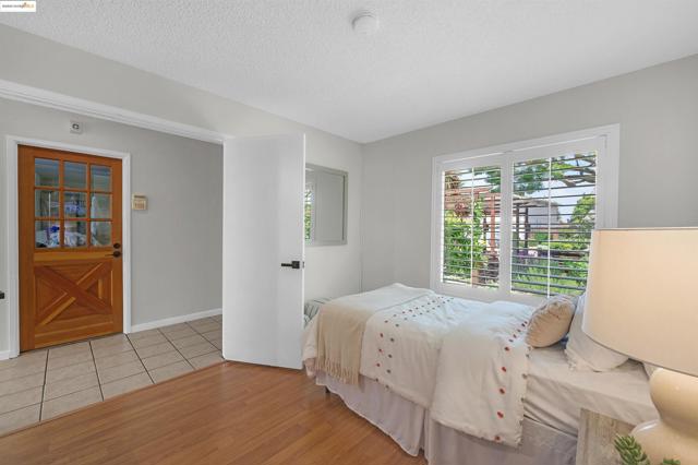 32212 Deborah Dr, Union City CA: https://media.crmls.org/mediaz/c4d71931-54c7-4357-bbba-669db3de7b7a.jpg