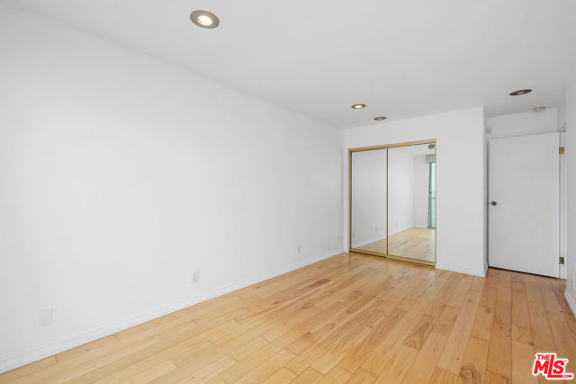 11942 Whitewater Lane, Malibu CA: https://media.crmls.org/mediaz/c4d880e3-5c54-4233-9d14-695d0f6afd5c.jpg