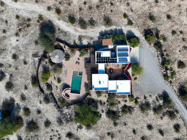 187 Verbena Dr, Borrego Springs CA: https://media.crmls.org/mediaz/c4d8e36d-a645-4a8d-89b8-57f9316cda37.jpg