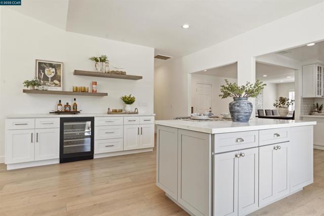273 Valle Vista Dr, Danville CA: https://media.crmls.org/mediaz/c4d93f86-76ef-418e-9f64-9f4a35806381.jpg