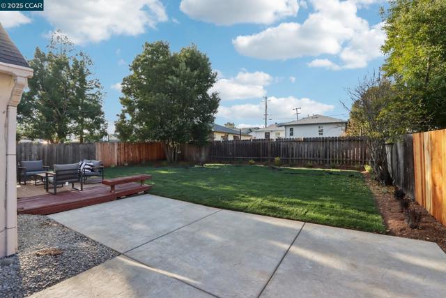 1467 Cape Cod Way, Concord CA: https://media.crmls.org/mediaz/c4d988a8-599e-4d5f-84fc-443f8de58d5c.jpg