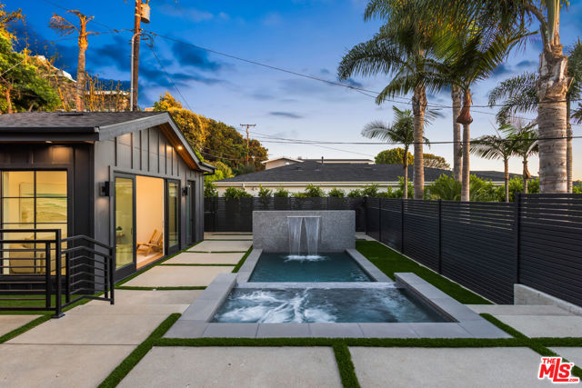 908 Rosecrans Avenue, Manhattan Beach CA: https://media.crmls.org/mediaz/c4d9de41-5f01-47bb-9aba-e2a80e84d52c.jpg