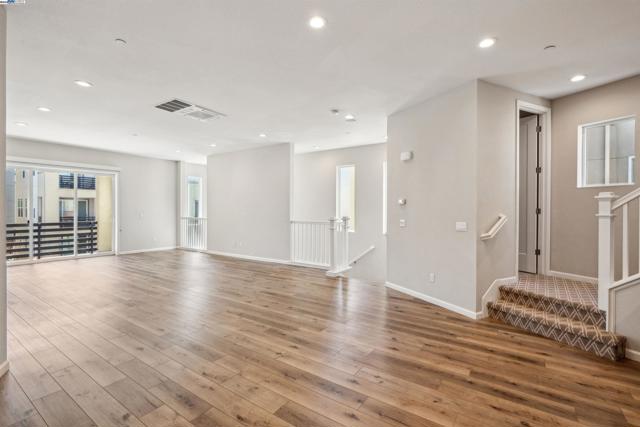 5813 Huntley Ave, Dublin CA: https://media.crmls.org/mediaz/c4db4ed8-1253-4739-b829-802a06bc51df.jpg