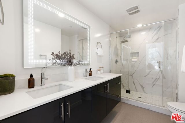 8406 1/2 Blackburn Avenue, Los Angeles CA: https://media.crmls.org/mediaz/c4db92f9-eac0-470e-906d-4ca6ef9a98be.jpg
