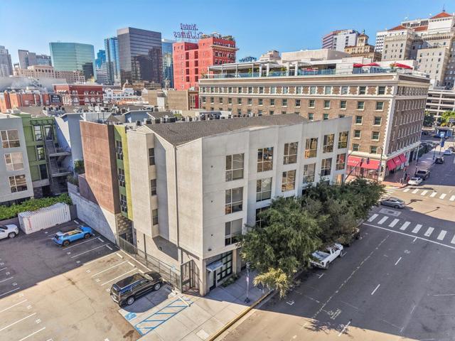 777 6Th Ave, San Diego CA: https://media.crmls.org/mediaz/c4dbb17f-1cbd-459a-a5fd-d84fcdea2286.jpg