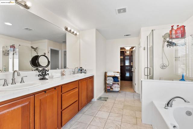 115 Tennyson Ct, Discovery Bay CA: https://media.crmls.org/mediaz/c4dbc782-1184-475d-8d58-eb7847415142.jpg