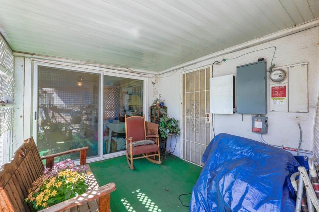 331 Rainier Way, Hemet CA: https://media.crmls.org/mediaz/c4dc7ca2-3757-4807-a644-c612031db85a.jpg
