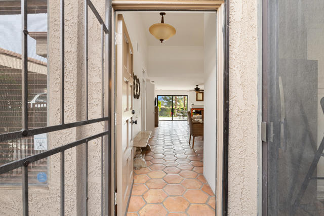48980 Wildwood Lane, Palm Desert CA: https://media.crmls.org/mediaz/c4dd20f8-ad12-42f8-82d1-0bde13761853.jpg
