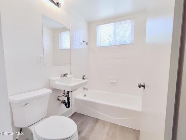 1663 Anderson Street, Simi Valley CA: https://media.crmls.org/mediaz/c4dd2220-2012-4fb6-882a-788cb8e5232a.jpg