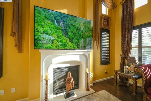 3252 Carpenter Way, San Ramon CA: https://media.crmls.org/mediaz/c4dd411a-e95d-497d-a6be-f24910a35a5e.jpg